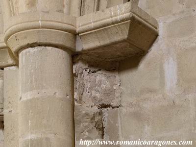 CAPITEL ROBADO. REPRESENTABA EL AVISO DE UN ÁNGEL A LOS REYES MAGOS